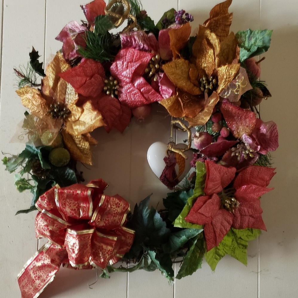 DECORATIVE WREATH